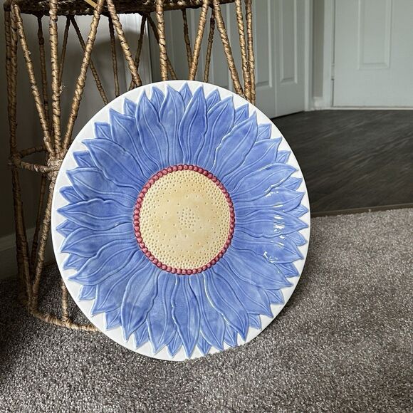 Vintage 16" Pfaltzgraff Blue and Yellow Dahlia Pattern Sculpted Majolica Platter - Picture 2 of 7